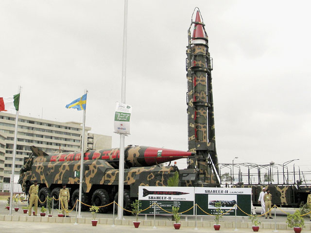 На выставке ракетных вооружений в Пакистане