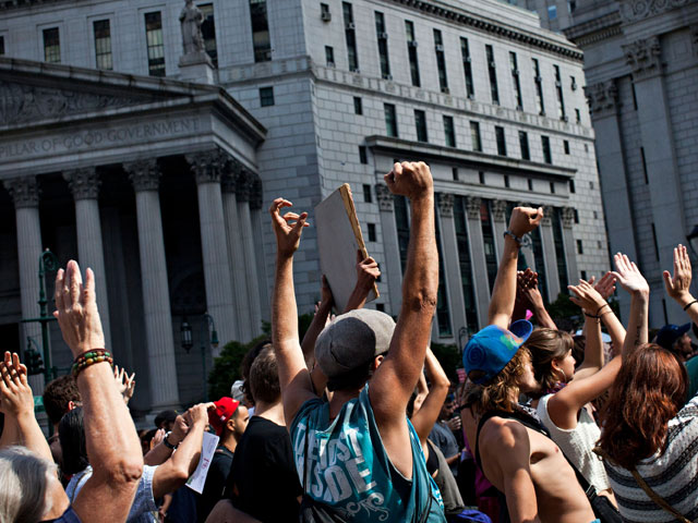 Первая годовщина протестных акций "Захвати Уолл-стрит". Нью-Йорк, 16 сентября 2012 года