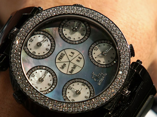 Часы Jacob&Co с бриллиантами (иллюстрация)