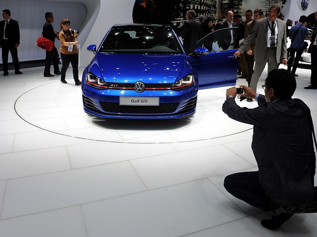 Одним из главных событий автосалона стала презентация хэтчбека Volkswagen Golf седьмого поколения