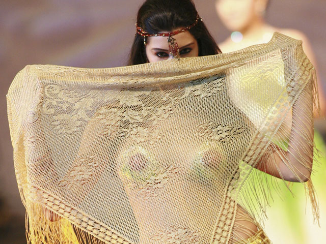 Ливанка Ламита Франгия на конкурсе "Мисс Мира 2005"