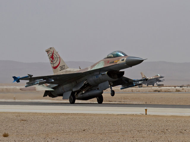 По тревоге были с базы "Рамон" подняты истребители F-16 "Суфа"