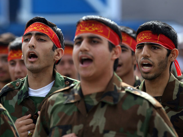 На военном  параде в Тегеране (архив)