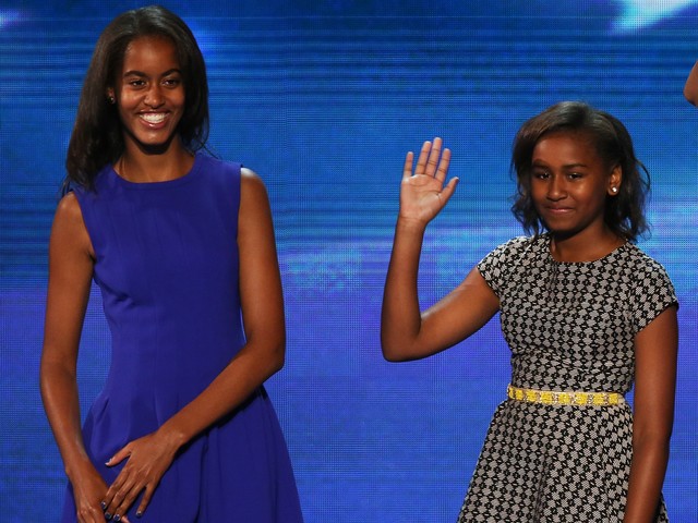 Дочери президента США Барака Обамы &#8211; 14-летняя Малия и 11-летняя Саша