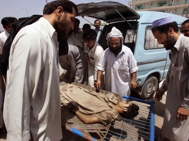 18 человек сгорели заживо в результате теракта в Пакистане
