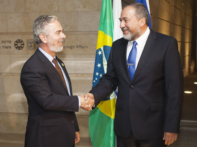 Министр иностранных дел Израиля Авигдор Либерман встретился 14 октября в Иерусалиме со своим бразильским коллегой Антонио Патриотой