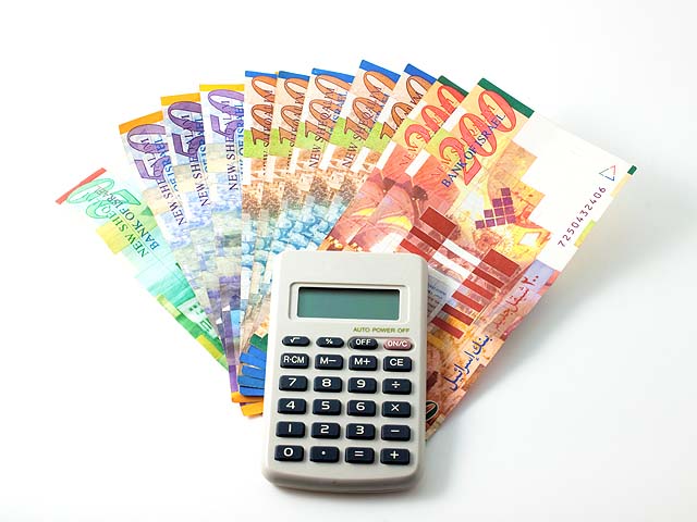 ЦСБ: средняя зарплата в августе 2012 года - 8.994 шекеля
