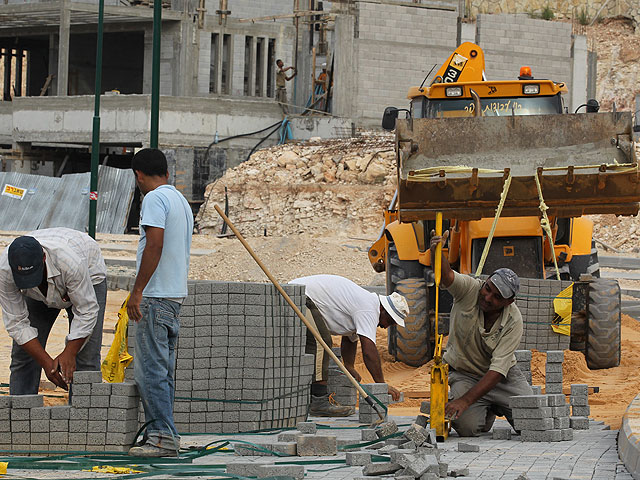 Le Monde: Израиль заявляет о возобновлении строительства поселений