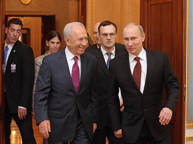 Путин на встрече с Пересом: двусторонние отношения развиваются успешно