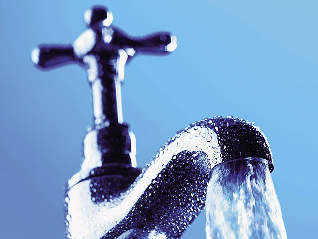 Финансовая комиссия Кнессета утвердила скидку на воду для инвалидов и нуждающихся