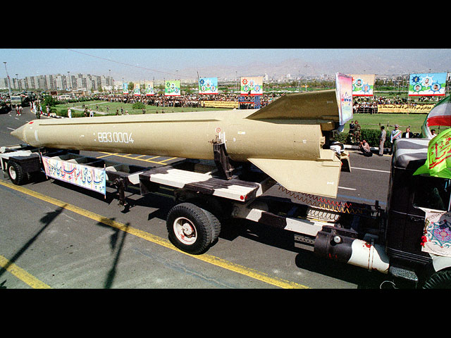 Ракета "Шихаб" на параде в Тегеране (возможно, макет)