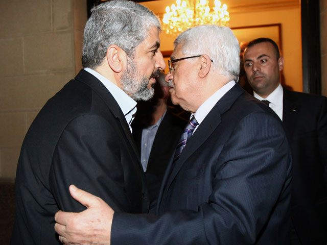 Лидер ХАМАСа Халид Машаль и лидер ФАТХа Махмуд Аббас