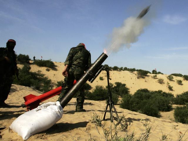Запуск самодельной ракеты из сектора Газы