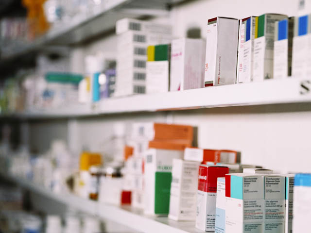 Из 680 препаратов и услуг в "корзину лекарств-2013" включены 88 наименований