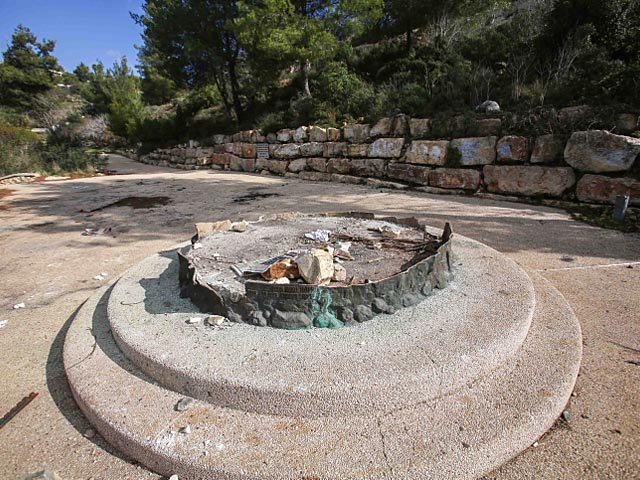 Памятник, установленный на месте теракта, совершенного 6 июля 1989 года, был украден охотниками за металлом