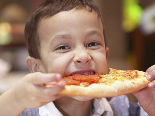 Исследование: любимая еда израильских детей &#8211; макароны и пицца 