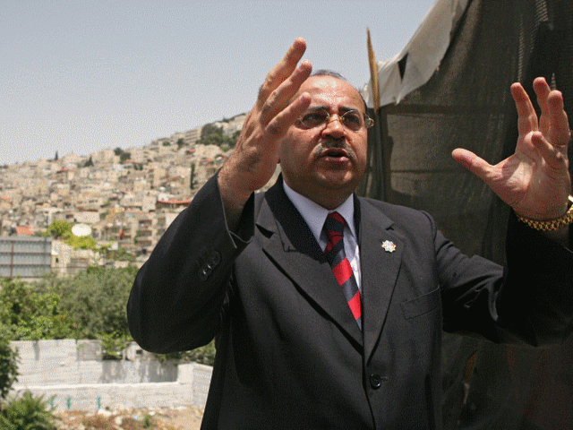Депутат от блока арабских партий РААМ-ТААЛ Ахмад Тиби был вынужден покинуть предвыборные дебаты
