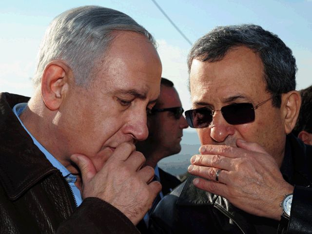 "Маарив": в "Ликуде" опасаются возвращения Барака на пост министра обороны
