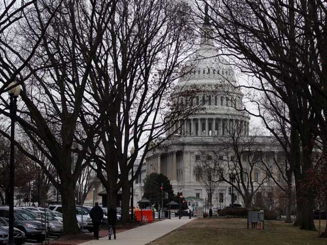 Конгресс США отодвинул "финансовый обрыв" на два месяца