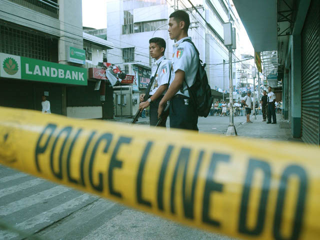 В пригороде Манилы мужчина расстрелял прохожих: 5 погибших