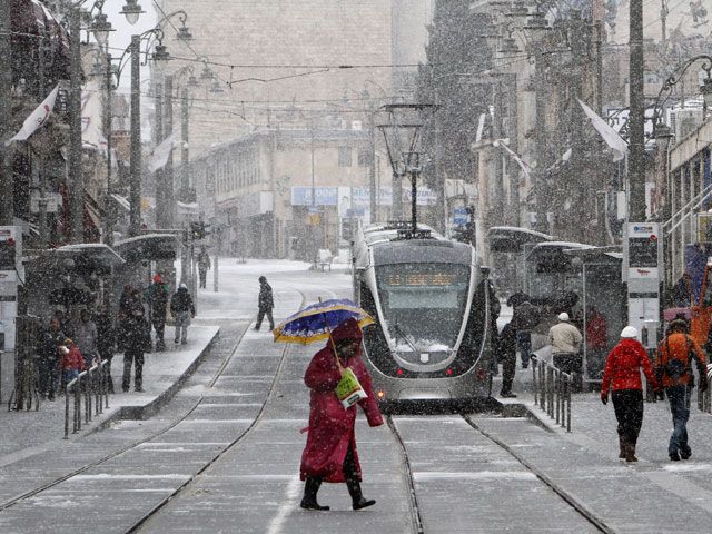 Минтранс продлил бесплатный проезд в автобусах и трамвае в Иерусалиме до 19:00
