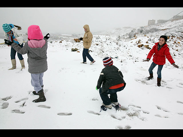 ЦАХАЛ просит израильтян "не играть в снежки" на минных полях