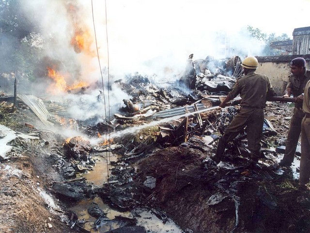 Ил-76 разбился в жилом квартале Браззавиля. 30 погибших