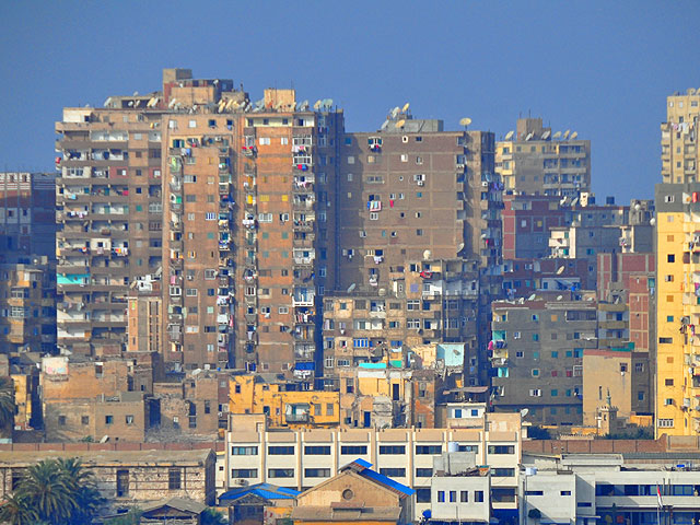 Обрушение 8-этажного жилого здания в Александрии: погибли 25 человек