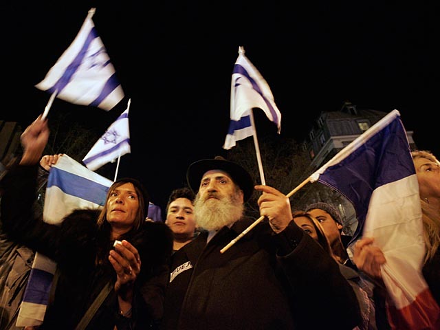 Опрос: половина французов считают, что евреи больше преданы Израилю, чем Франции 