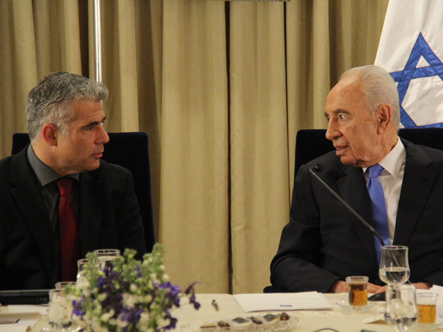 Яир Лапид и Шимон Перес. Иерусалим, 30 января 2013 года