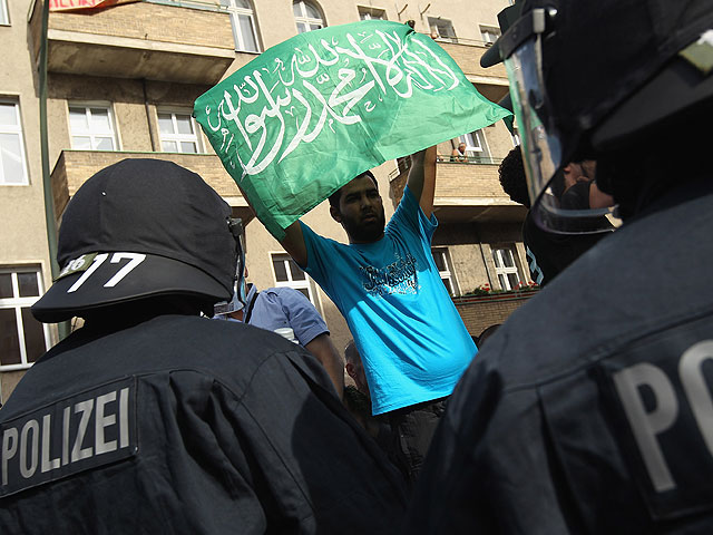 "Арабская весна - предвестие европейского лета": салафиты угрожают разбомбить рейхстаг 