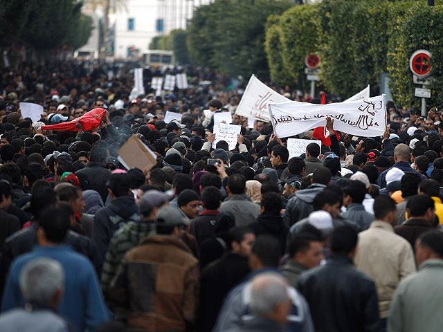 В Тунисе убит лидер светской оппозиции: в столице начались волнения