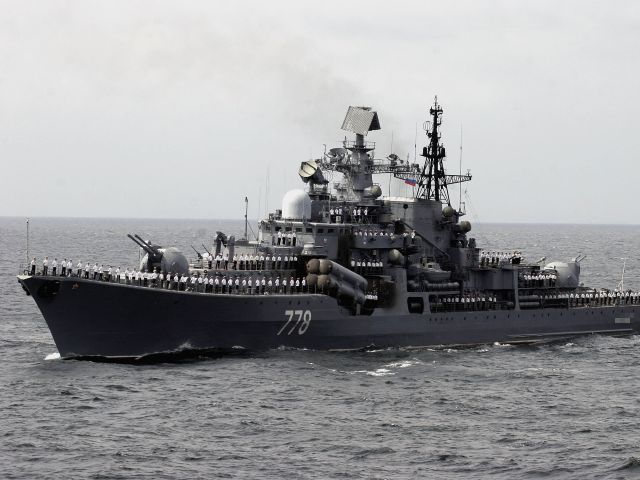 Москва стягивает к Сирии десантные корабли, цель &#8211; эвакуация россиян 