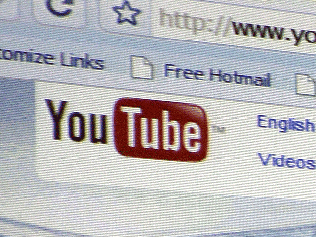 Скандал YouTube: "Евреи умные, потому что больны"
