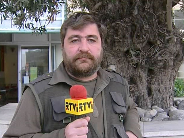 Журналист RTVi Сергей Гранкин ранен во время съемок возле тюрьмы "Офер" 