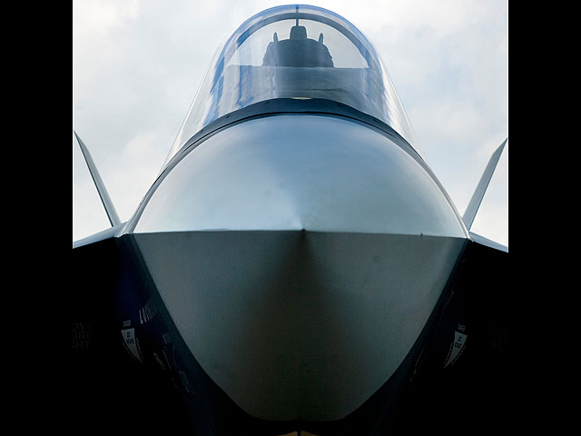 Полеты F-35 прекращены из-за трещины в двигателе