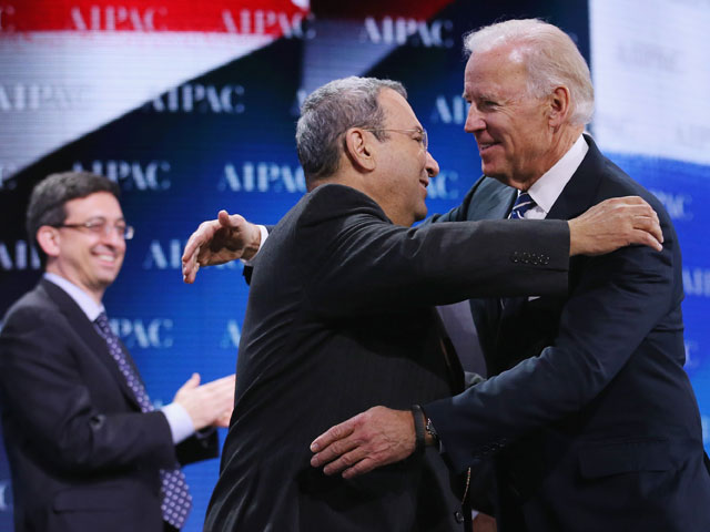 Эхуд Барак и Джо Байден на сцене конференции AIPAC. Вашингтон, 4 марта 2013 года