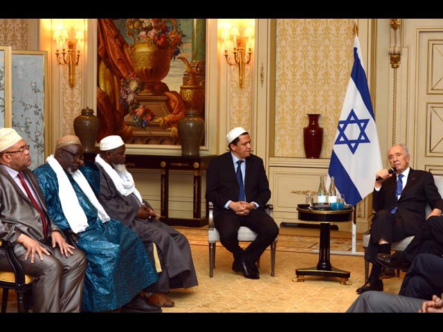 Французские имамы на встрече с Пересом: мусульмане и евреи страдают от террора