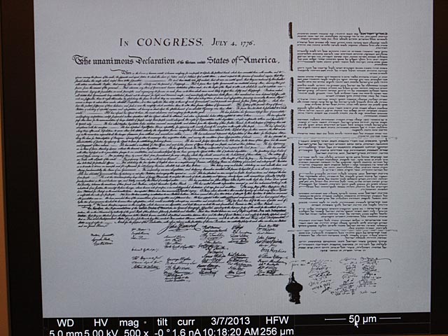 Декларации Независимости, выгравированные в нано &#8211; чипе размером в 0.04 кв. мм