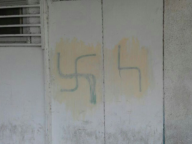 Ночью на стенах в Яффо появились свастики и надписи "Смерть евреям"