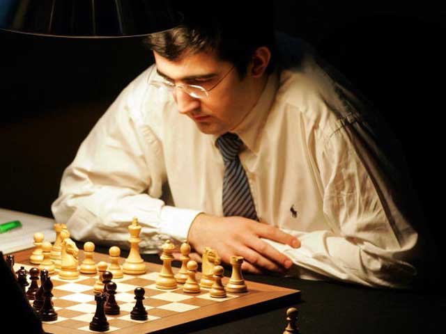 Турнир претендентов: Крамник выходит в лидеры, Гельфанд сыграл вничью со Свидлером