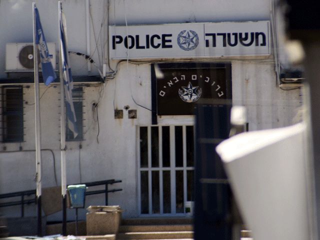 Два человека написали на стенах в Тель-Авиве оскорбления в адрес арабов и "русских"