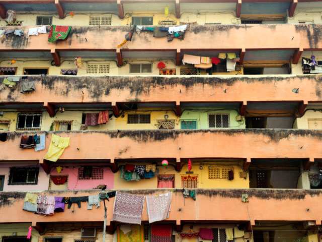 Жилой дом в бедном квартале Мумбаи. Индия
