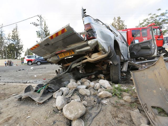 Место аварии в Нешере, 10.04.2013