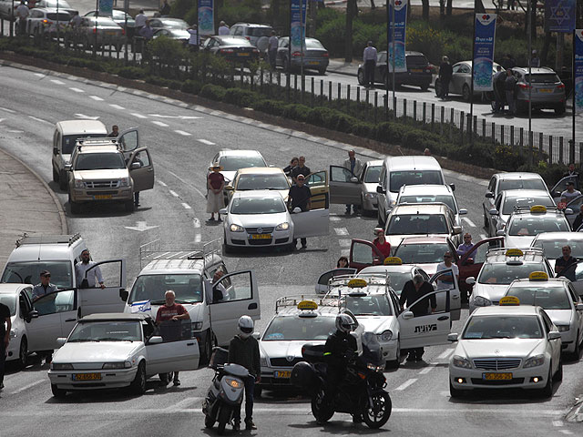 В Израиле прозвучала двухминутная сирена в память о павших в войнах и терактах