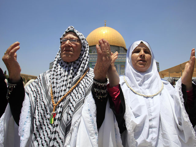 Полиция Иерусалима допускала на Храмовую гору мужчин не младше 50 лет (для женщин возрастные ограничения не вводились)