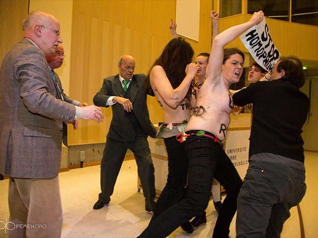 Секстремистки FEMEN атаковали архиепископа Леонарда