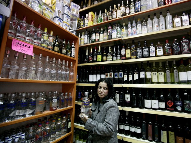 Кнессет продлил срок действия закона, запрещающего продажу алкоголя по ночам