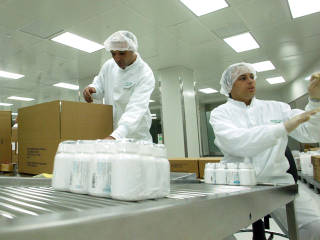 По данным фармацевтических предприятий, на складах в Израиле хранится около 15 миллионов упаковок лекарств, аннотации к которым не были переведены