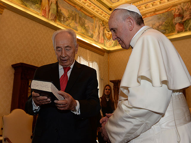 "Молитесь за всех нас": Шимон Перес встретился с Папой Римским Франциском I